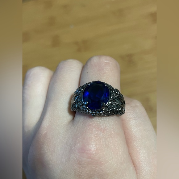 Smooth Alloy / sapphire-like stone size 9.5 Ring | truly gorgeous - Picture 12 of 12